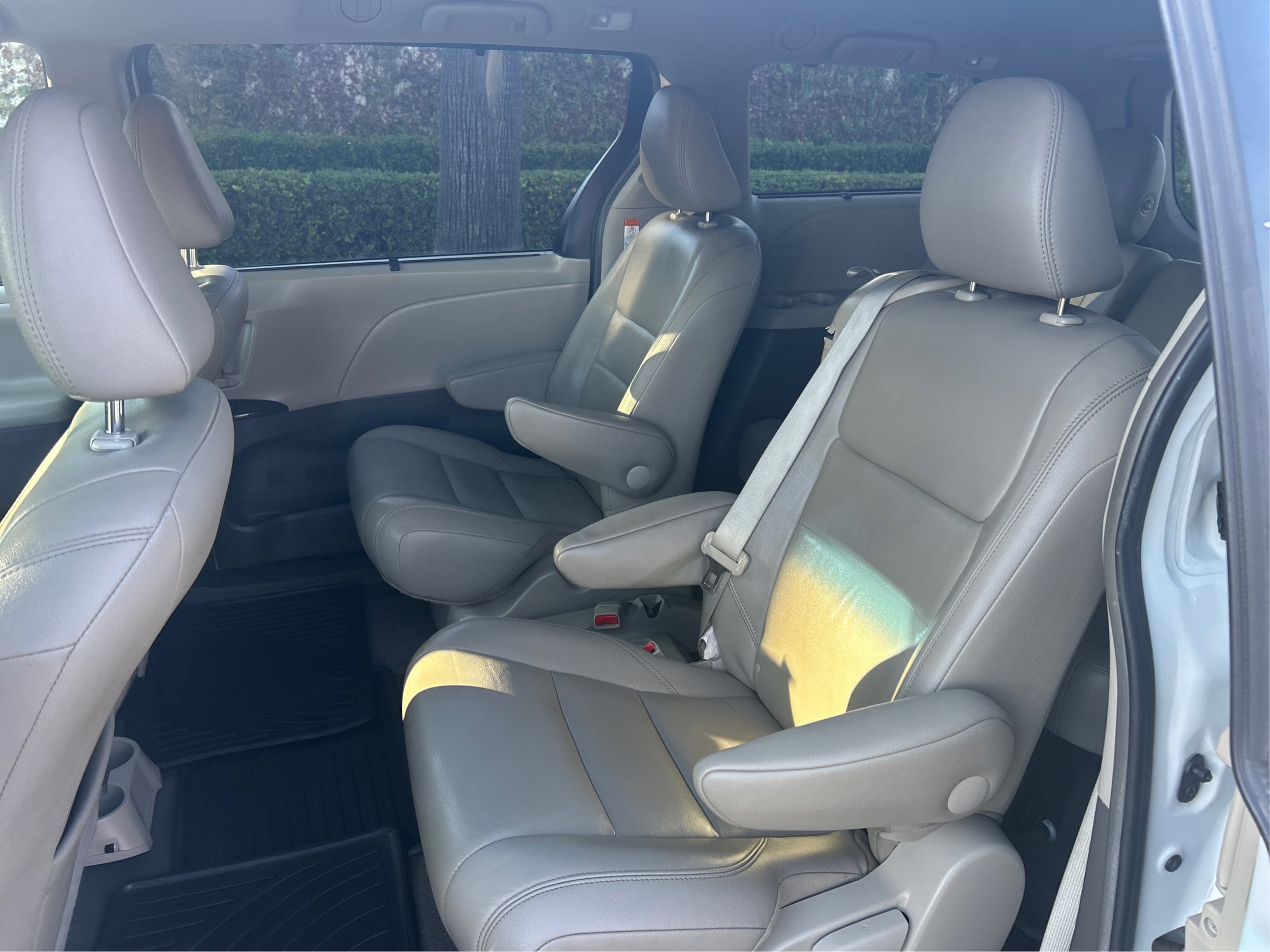 Photo 10 of this Toyota Sienna