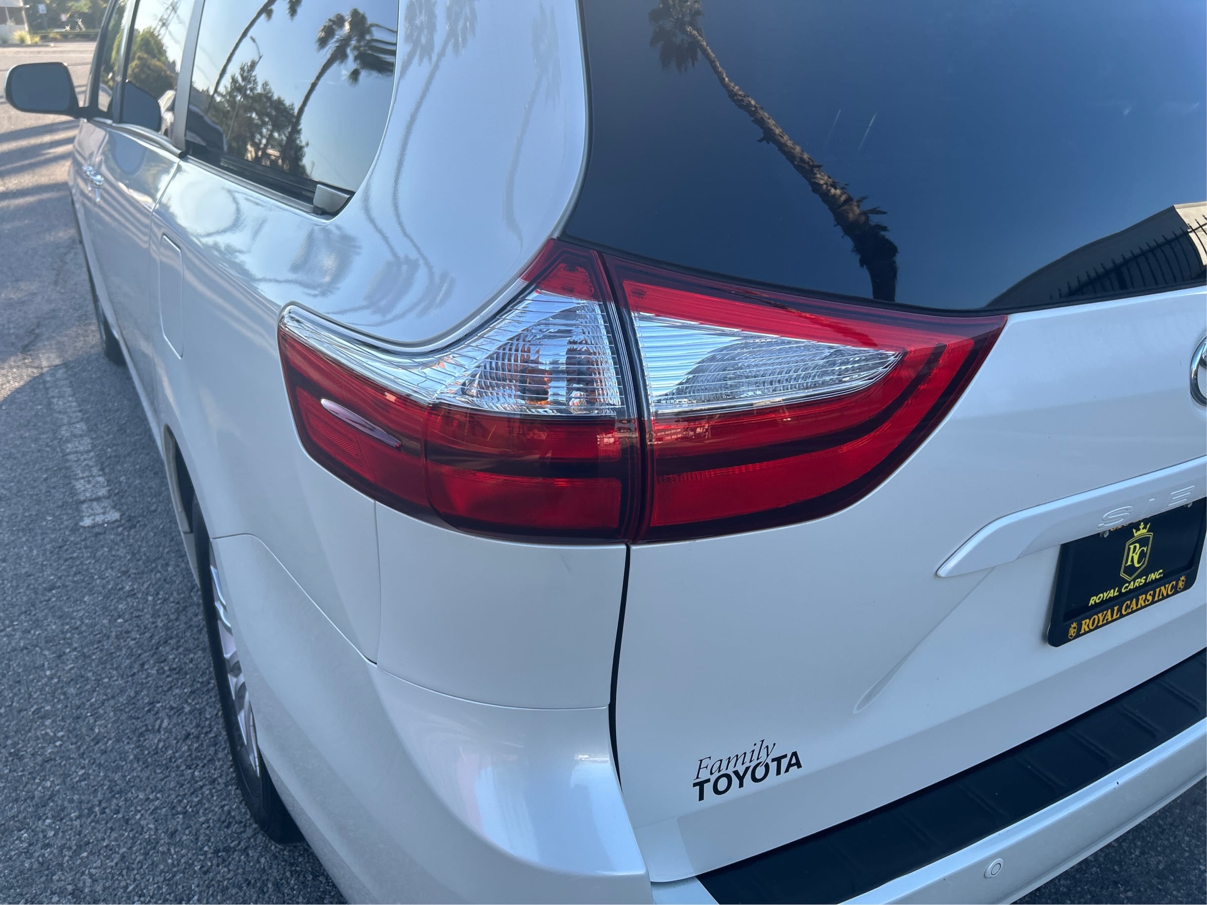 Photo 39 of this Toyota Sienna