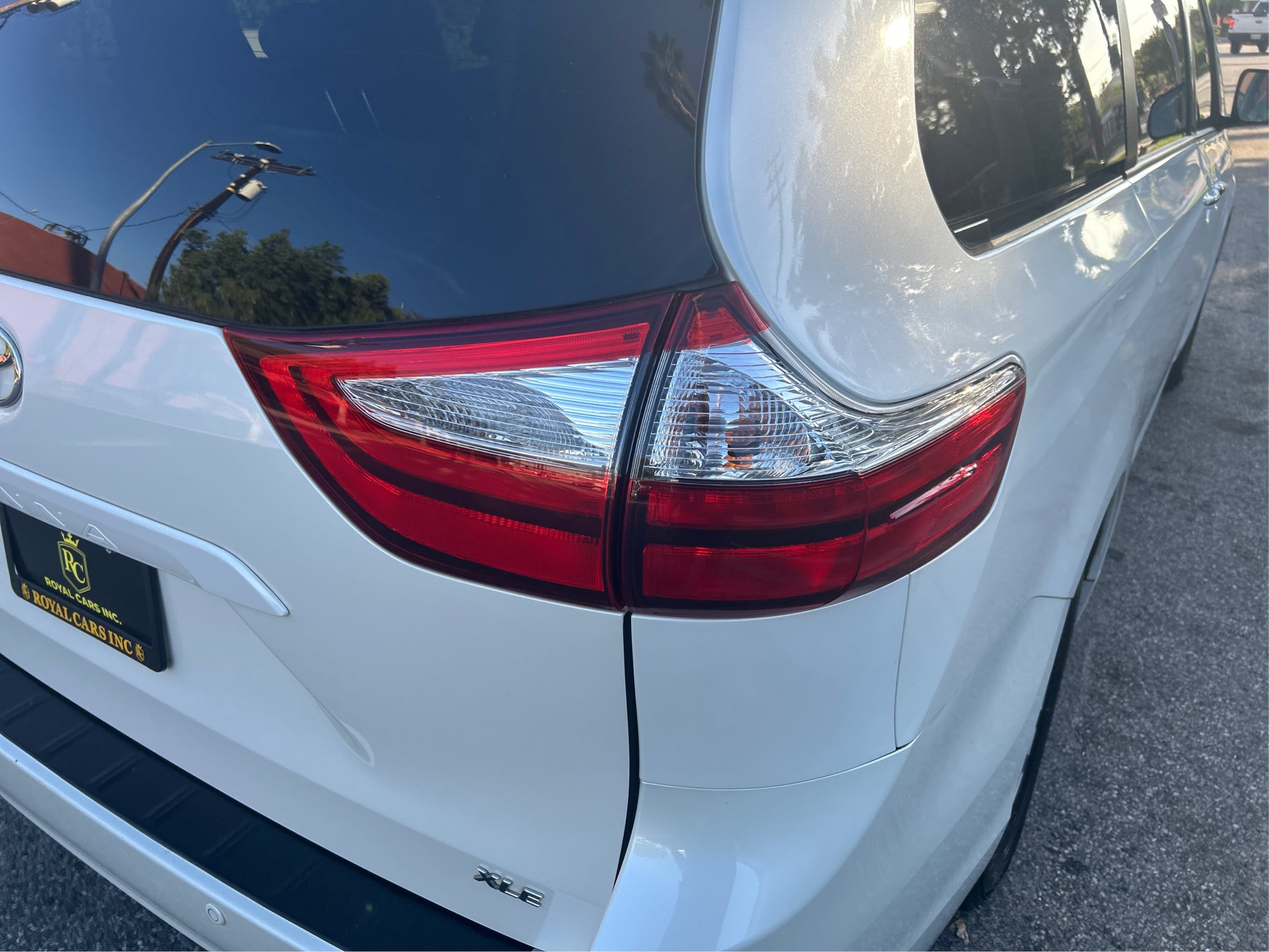 Photo 40 of this Toyota Sienna