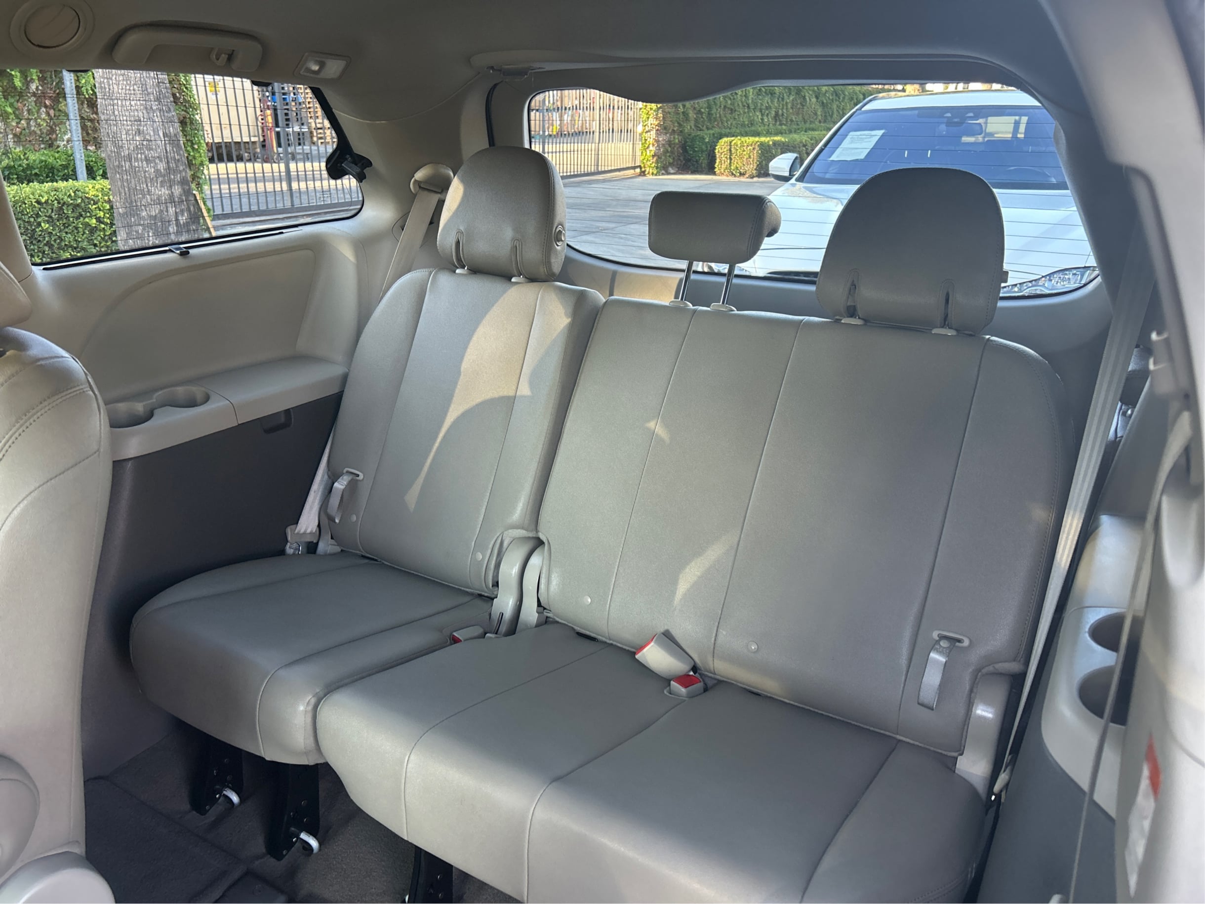 Photo 58 of this Toyota Sienna