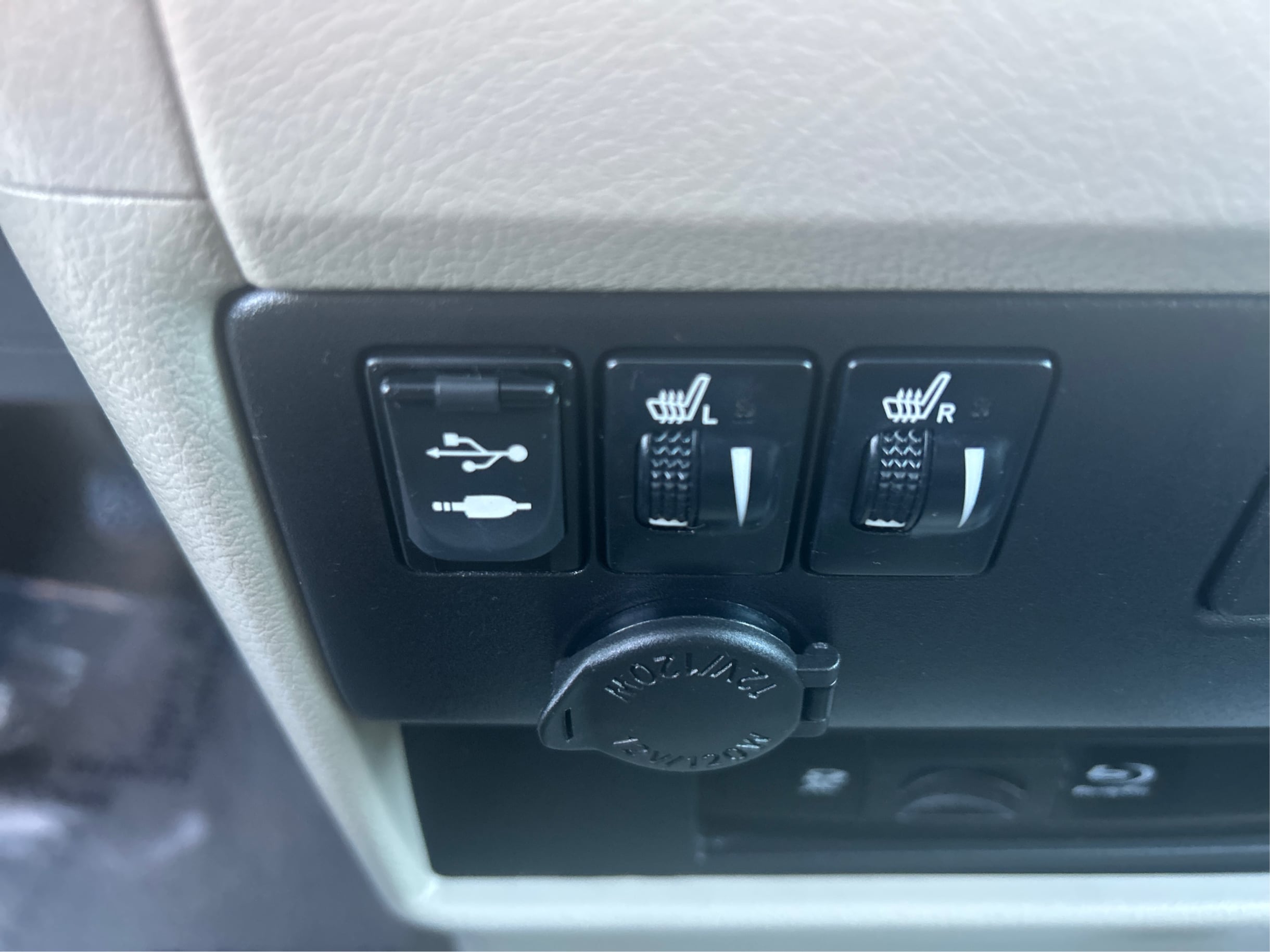 Photo 59 of this Toyota Sienna