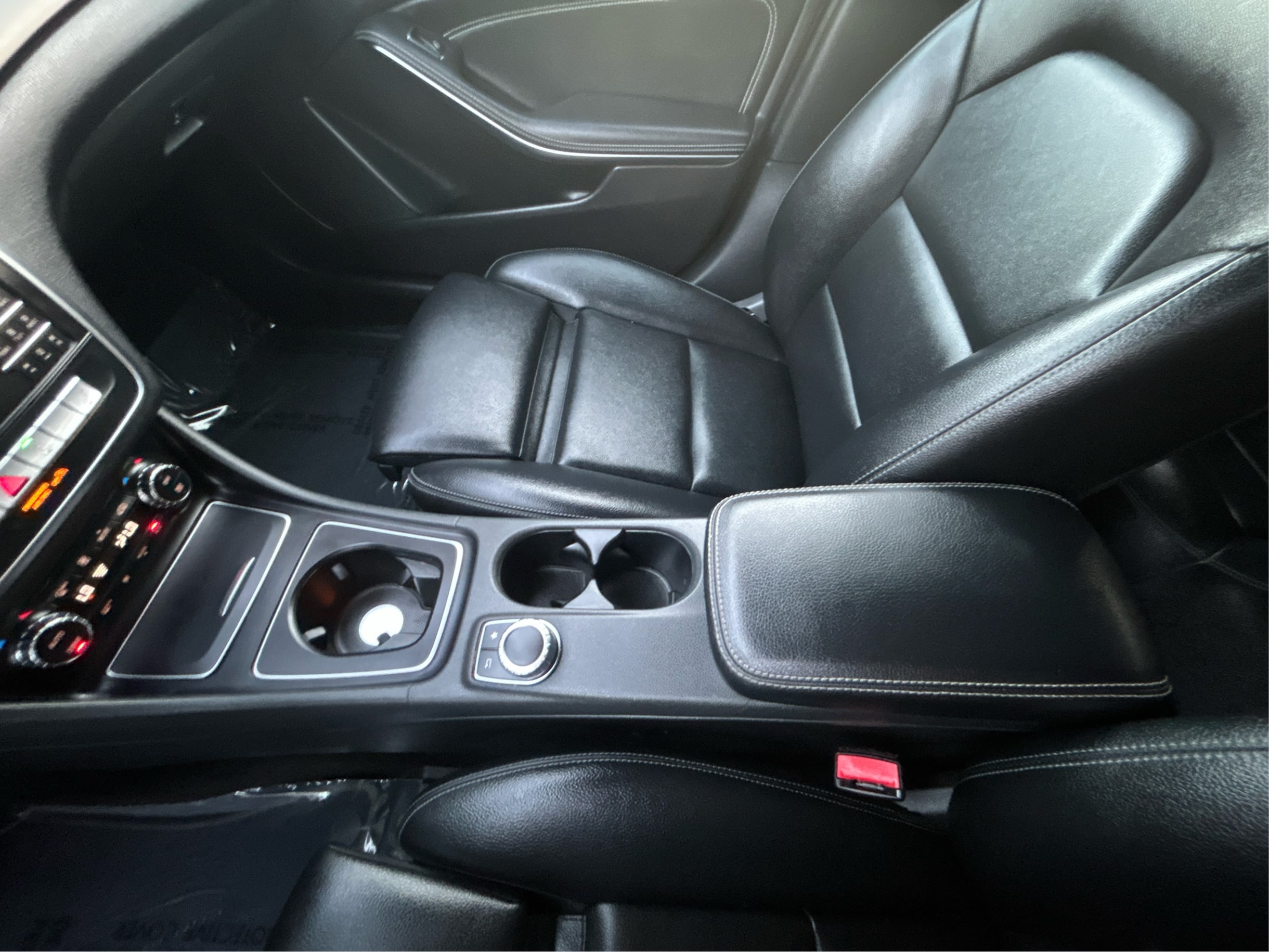 Photo 17 of this Mercedes-Benz GLA 250