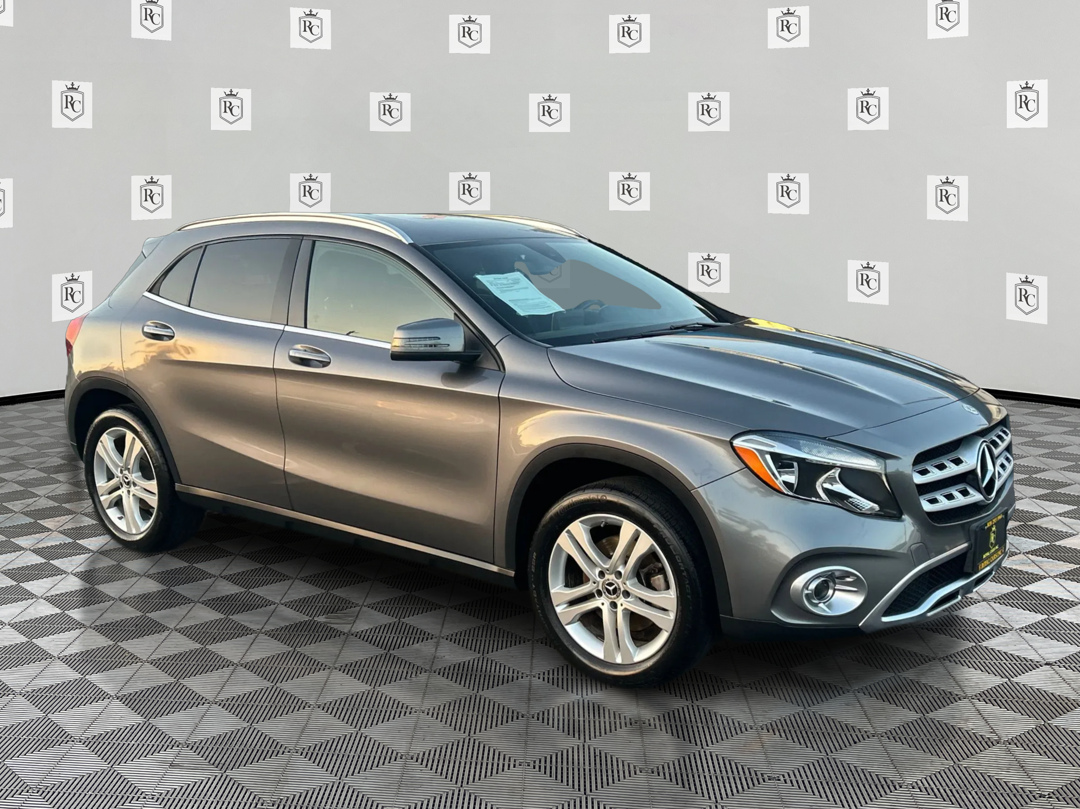 Photo 3 of this Mercedes-Benz GLA 250
