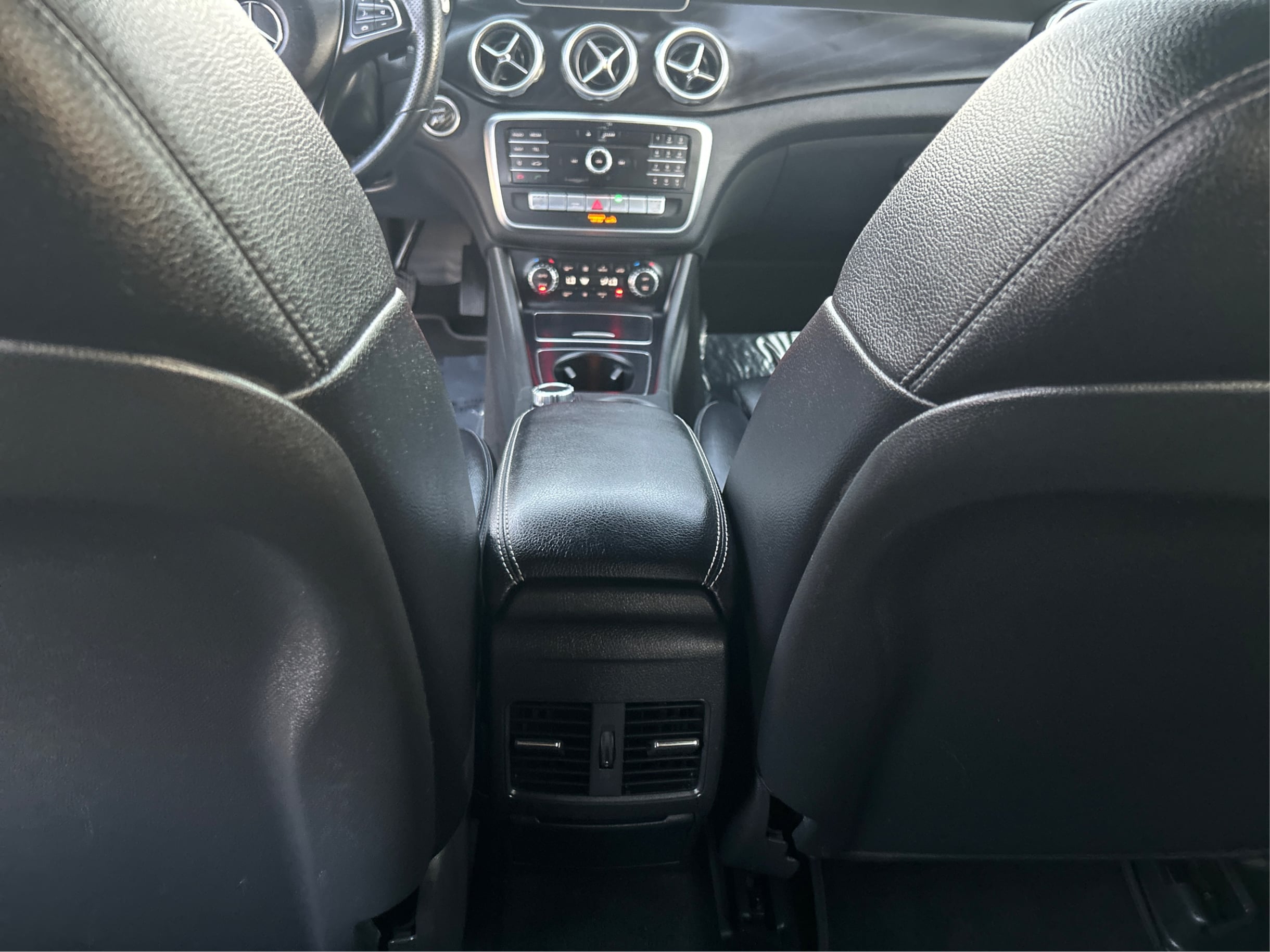 Photo 25 of this Mercedes-Benz GLA 250