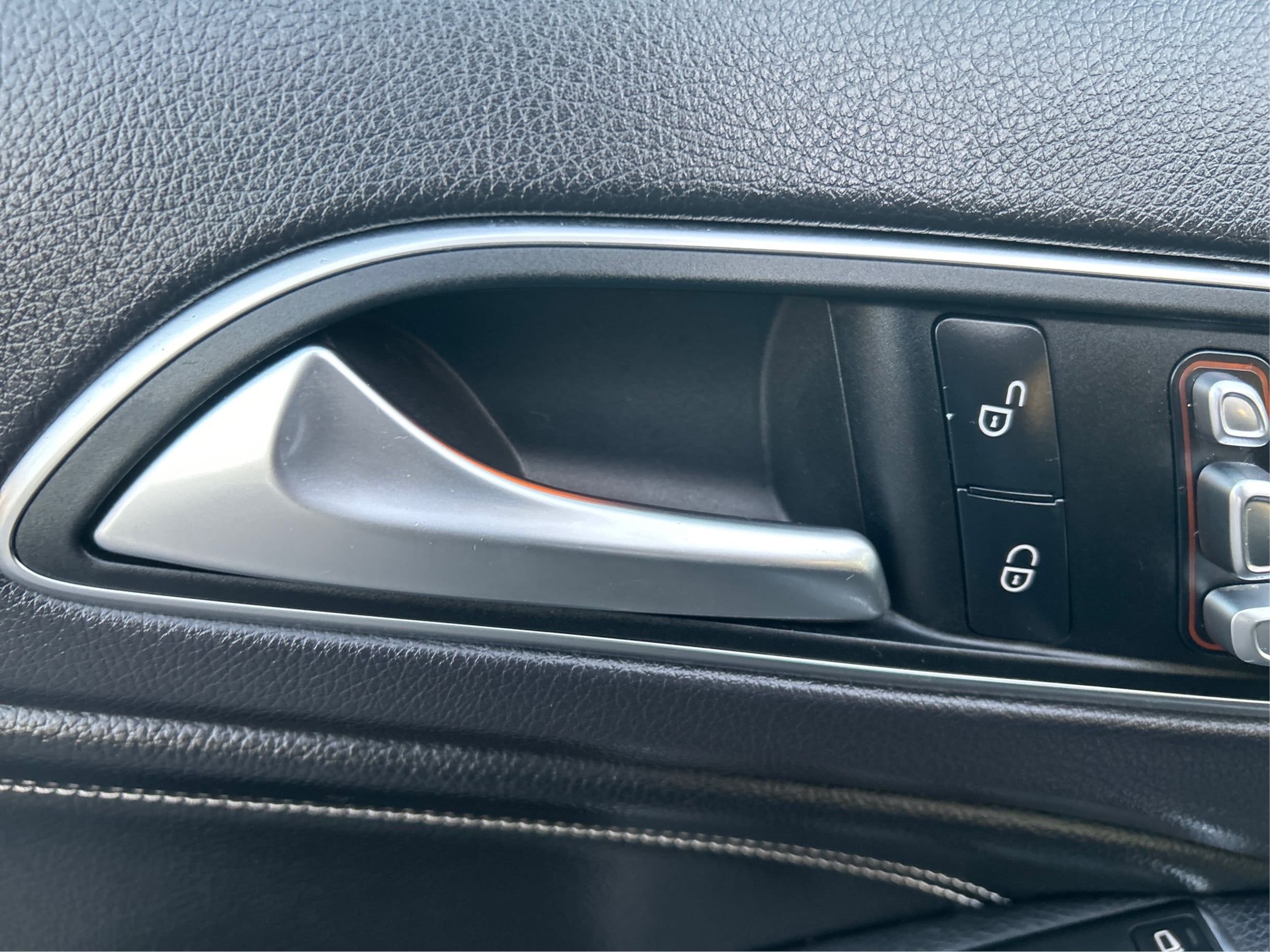 Photo 56 of this Mercedes-Benz GLA 250