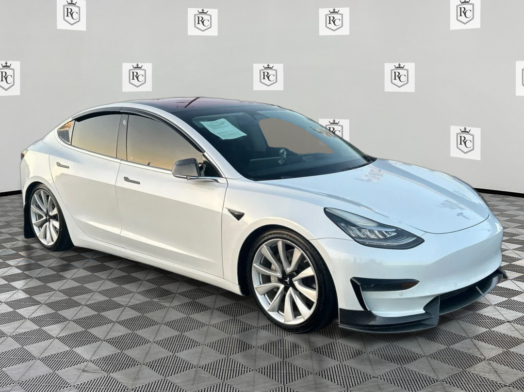 Photo 3 of this Tesla Model 3
