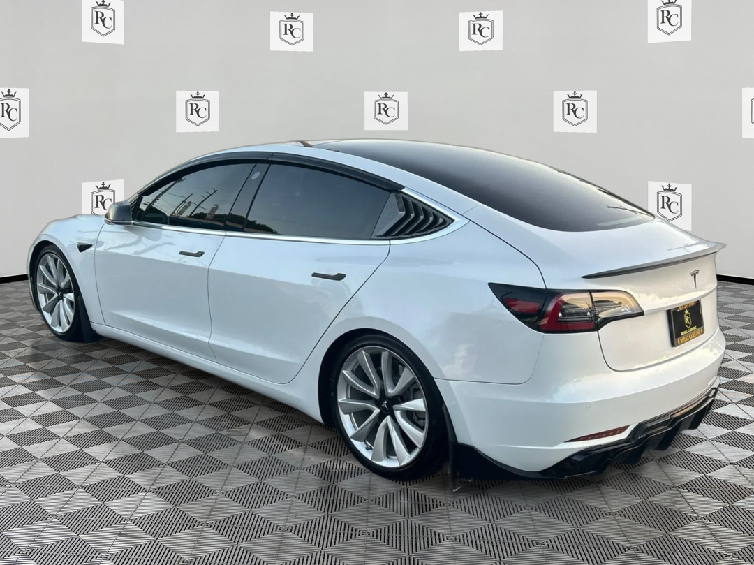 Photo 7 of this Tesla Model 3