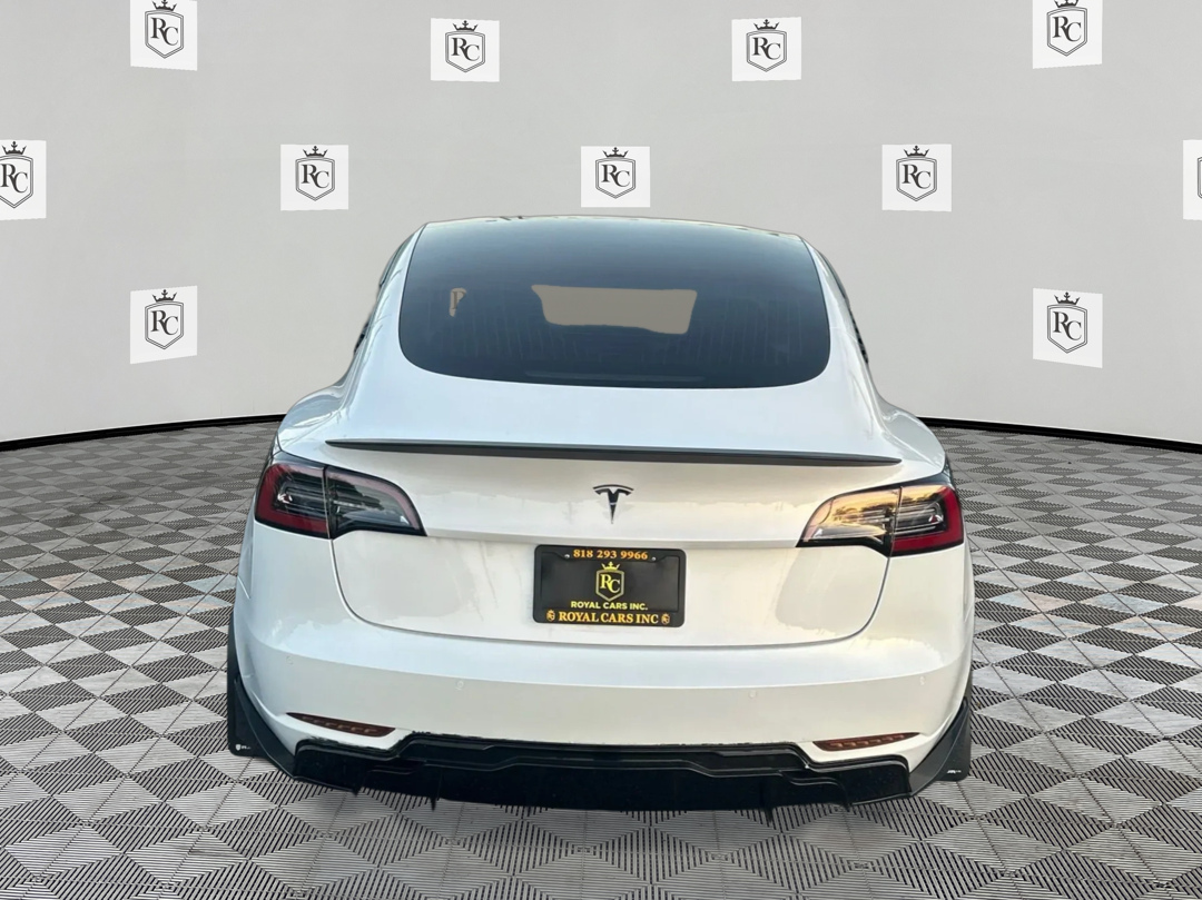 Photo 6 of this Tesla Model 3