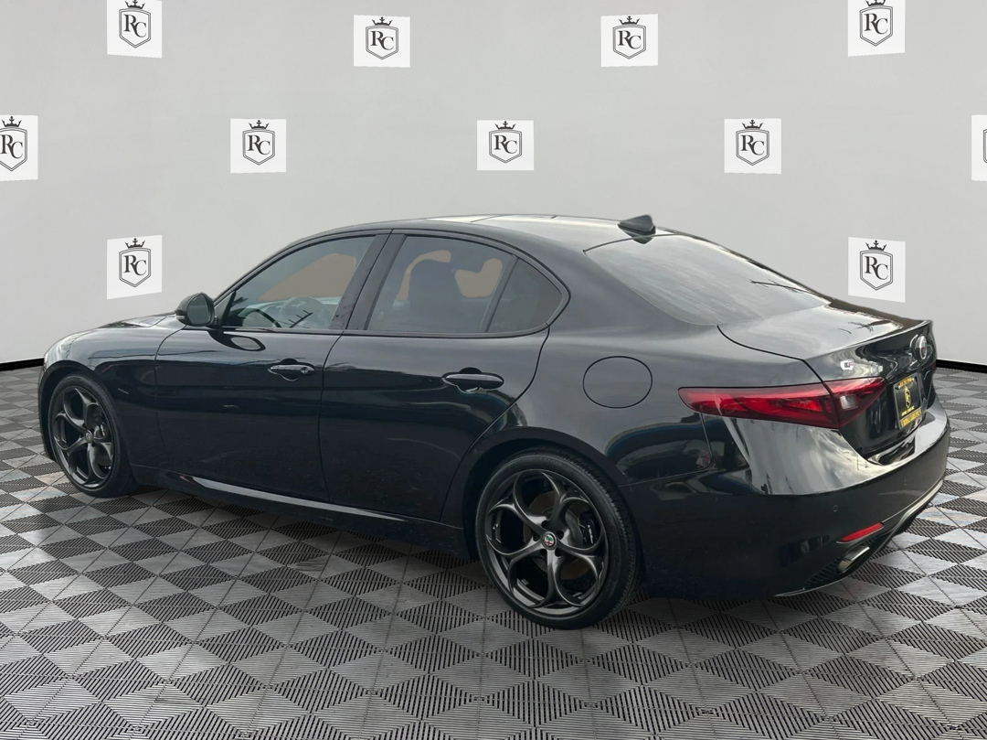 Photo 7 of this Alfa Romeo Giulia