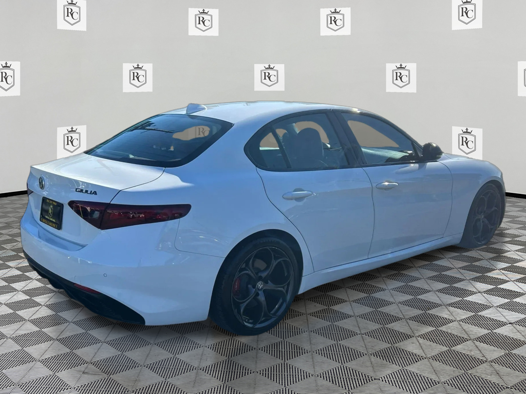 Photo 5 of this Alfa Romeo Giulia