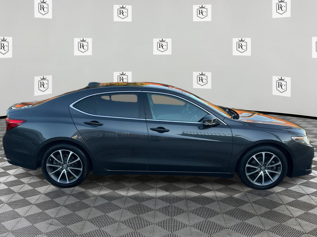 Photo 4 of this Acura TLX