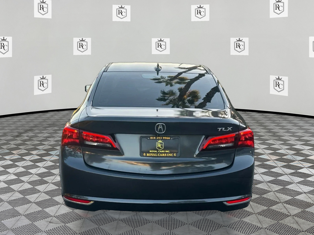 Photo 6 of this Acura TLX