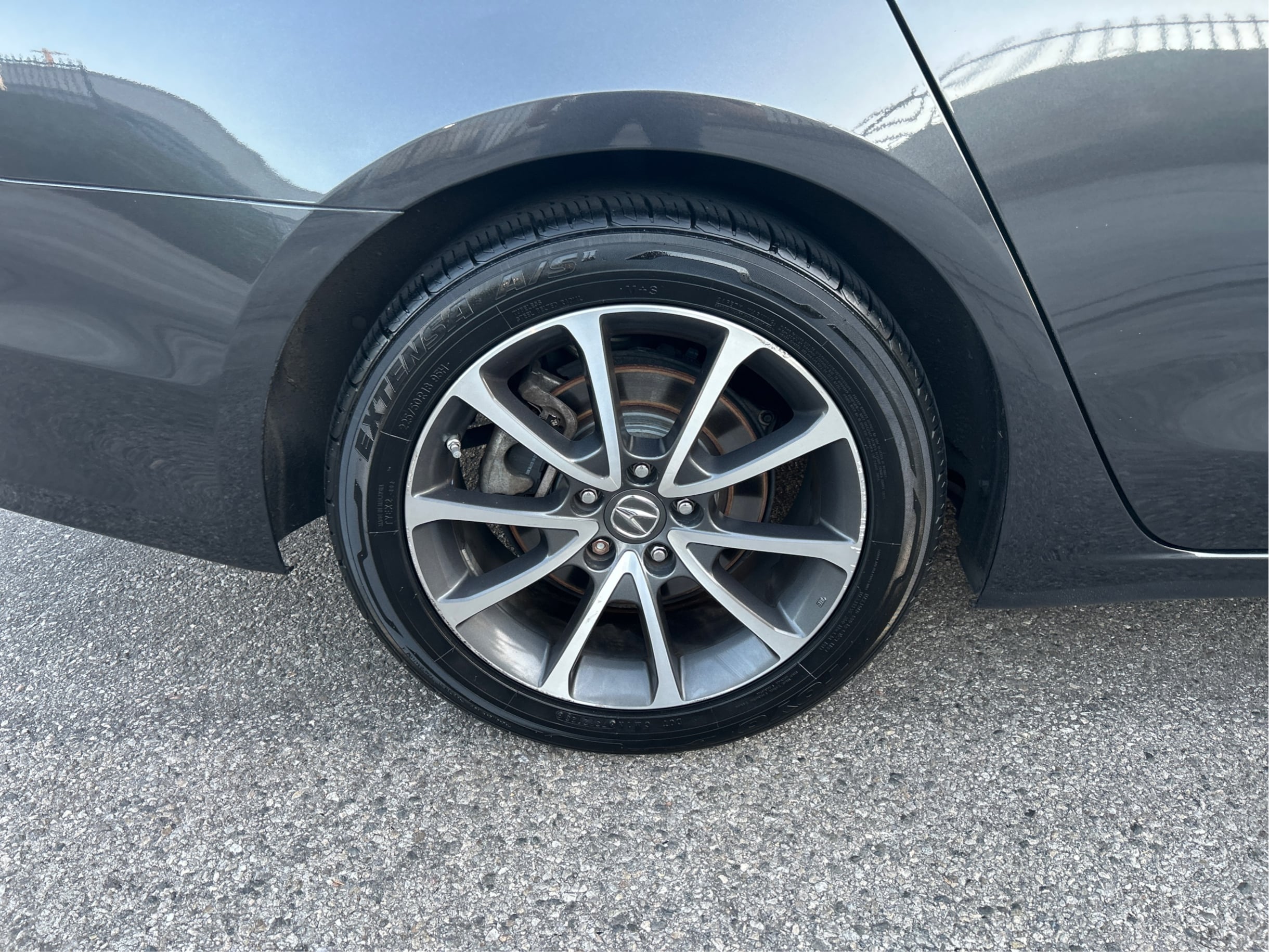 Photo 36 of this Acura TLX