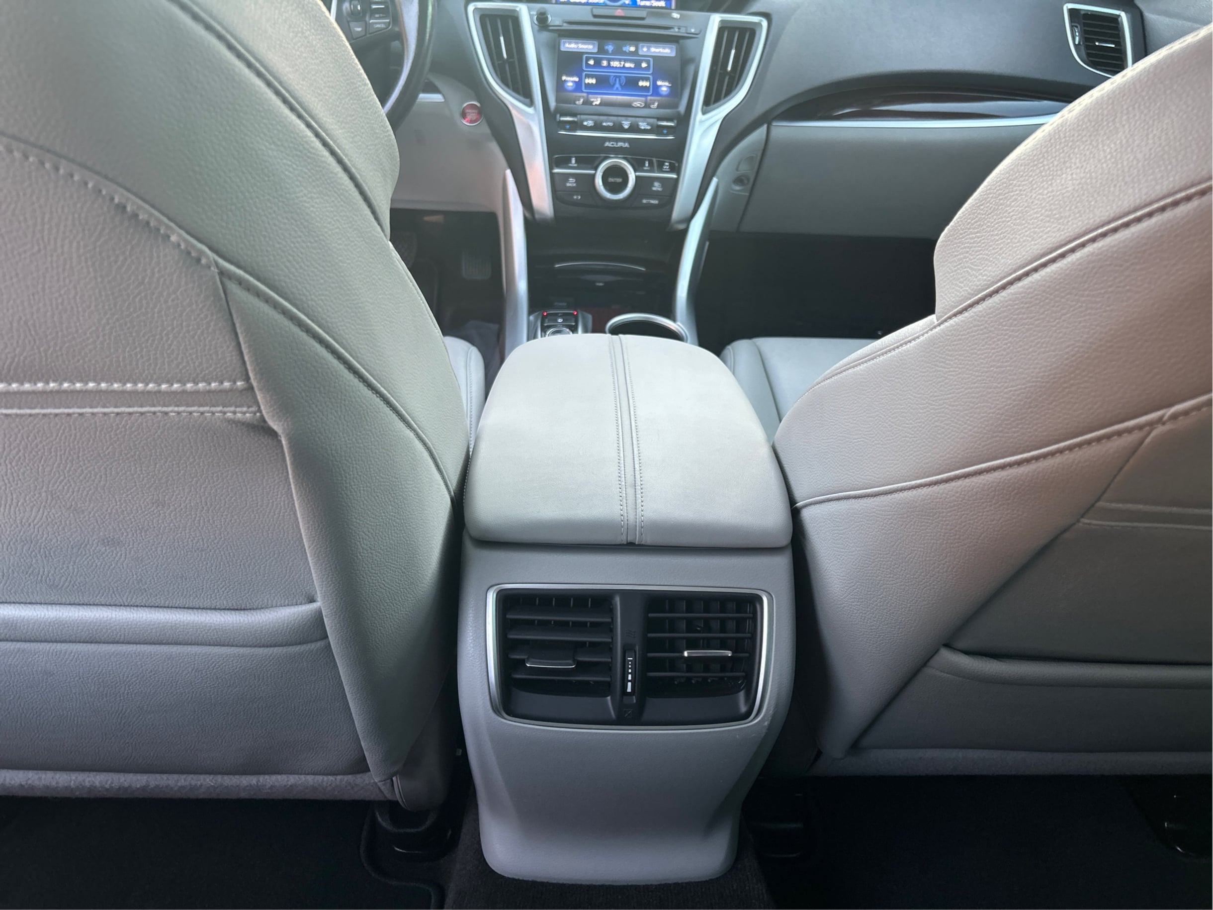 Photo 24 of this Acura TLX
