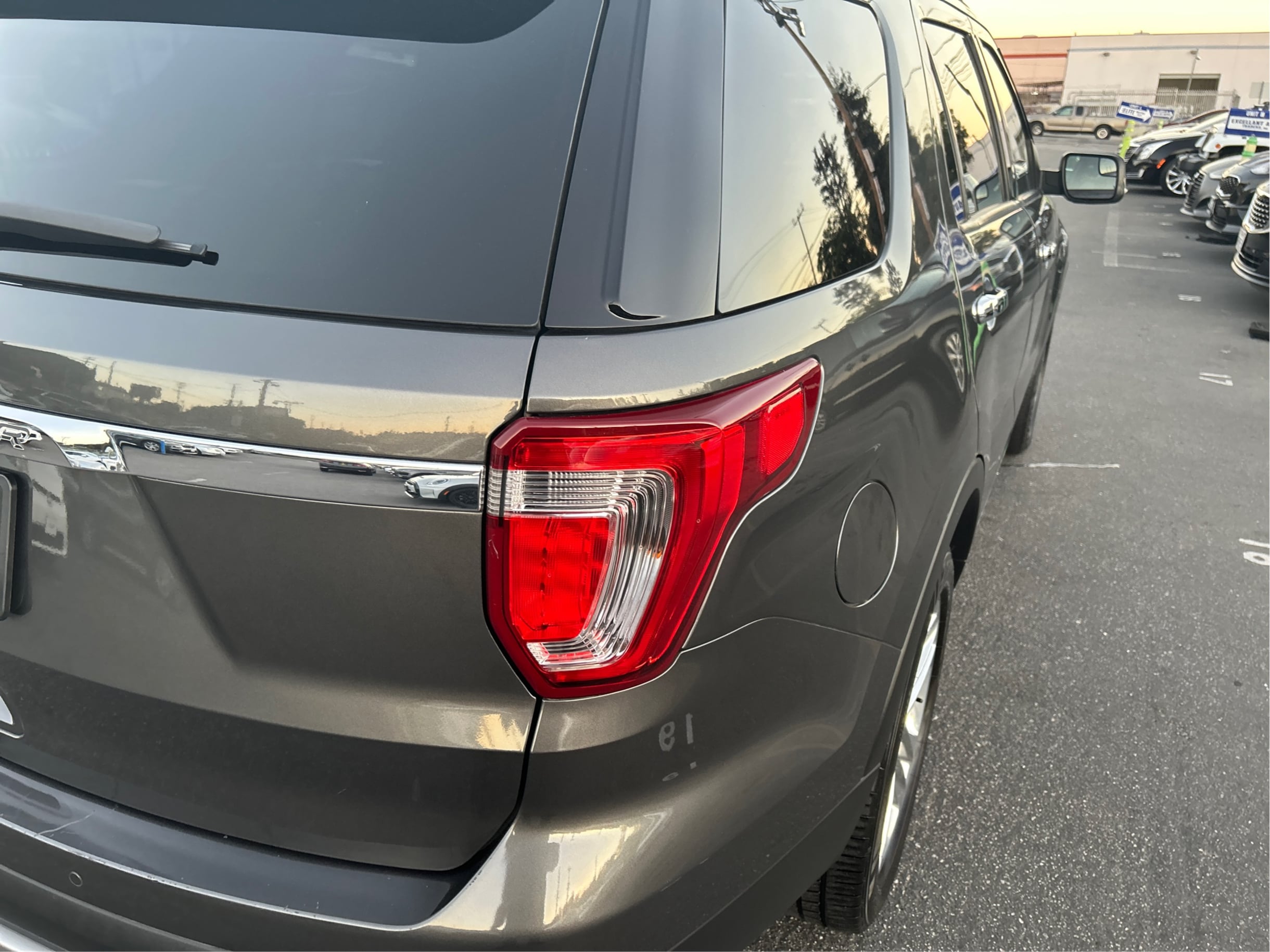 Photo 41 of this Ford Explorer