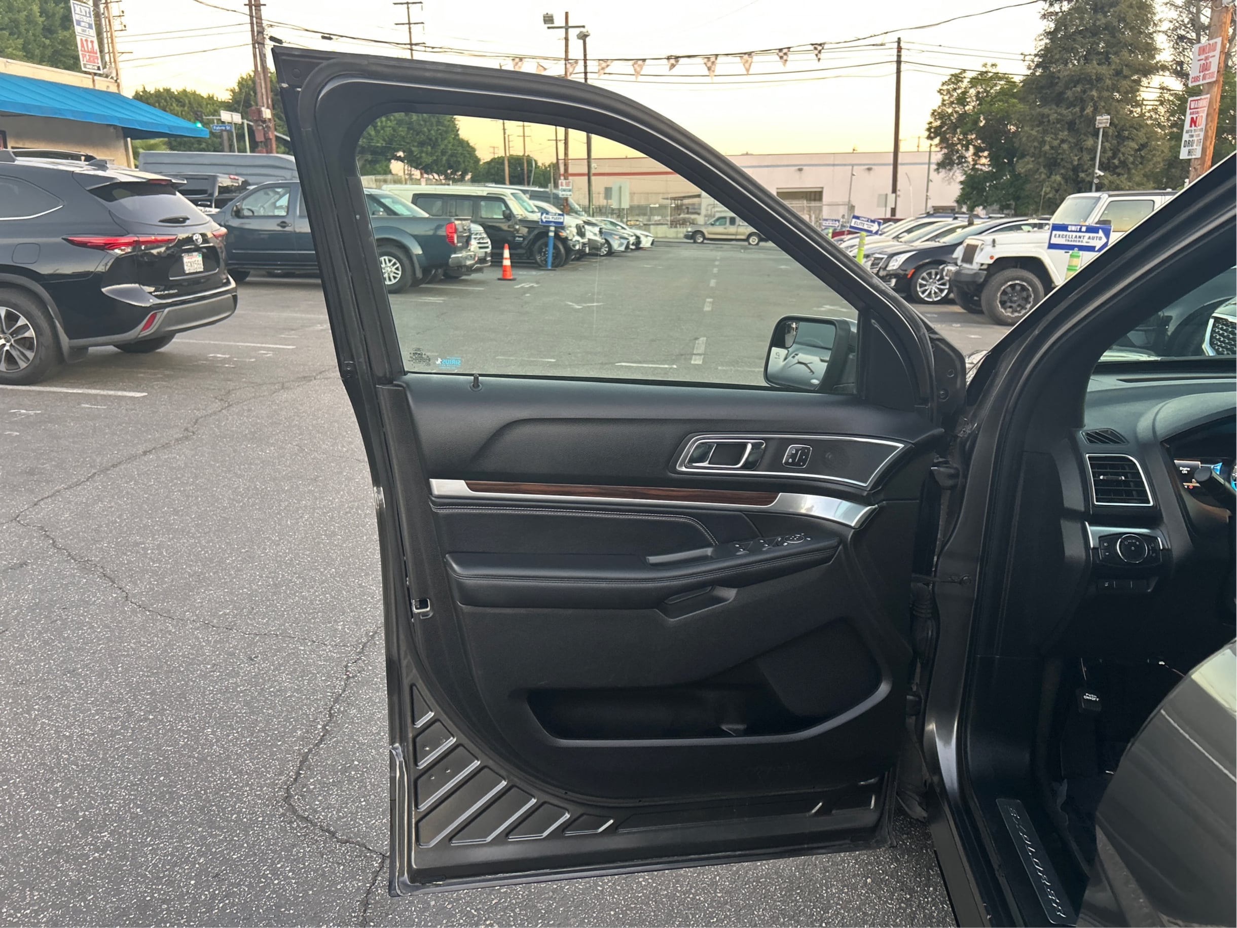 Photo 23 of this Ford Explorer