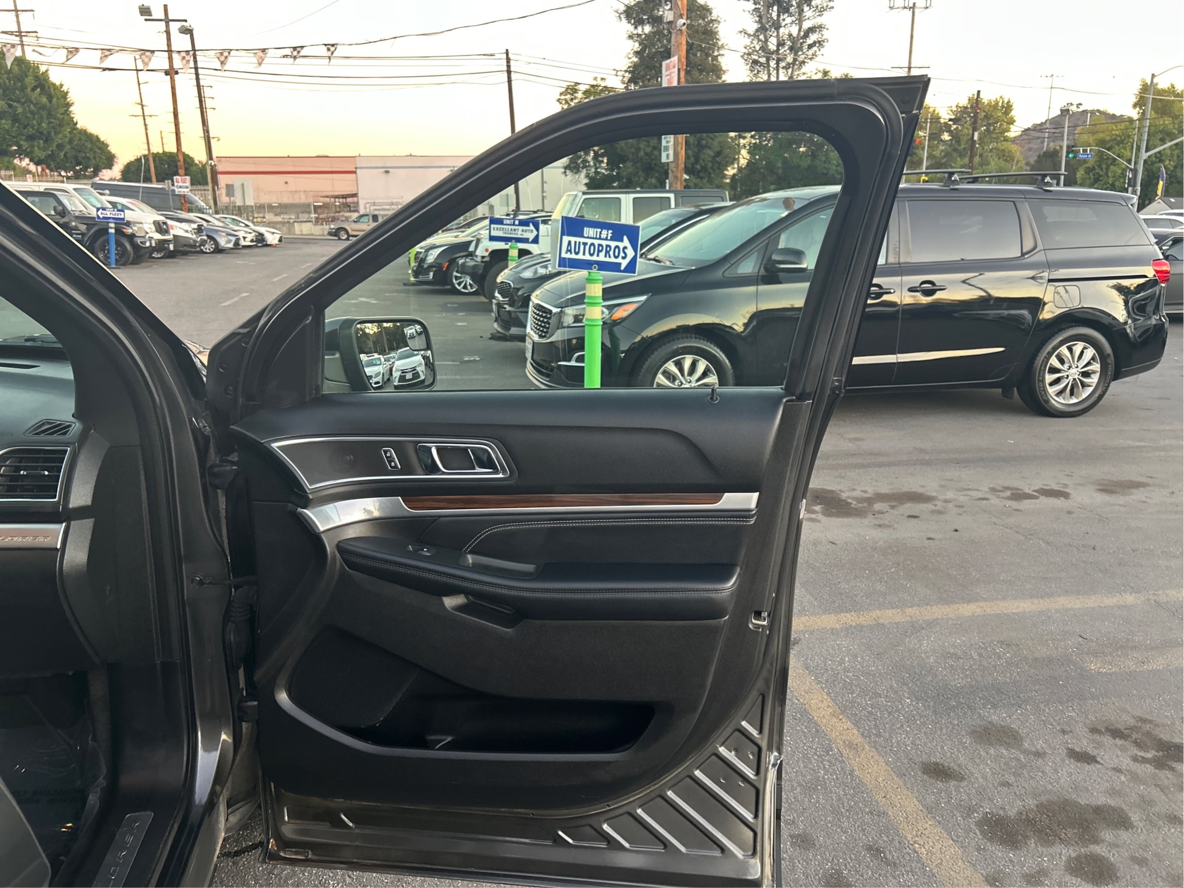 Photo 27 of this Ford Explorer