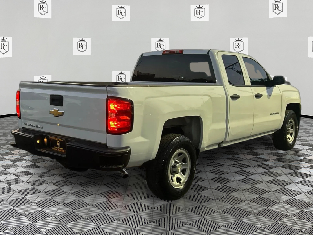Photo 5 of this Chevrolet Silverado 1500