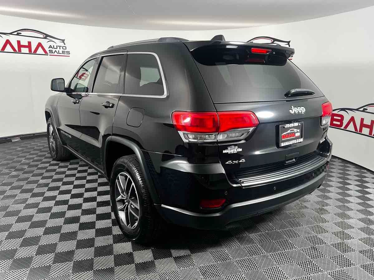 2019 Jeep Grand Cherokee Laredo E photo 3
