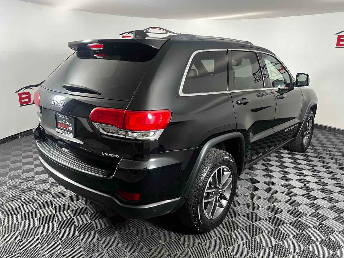 2019 Jeep Grand Cherokee Laredo E photo 6