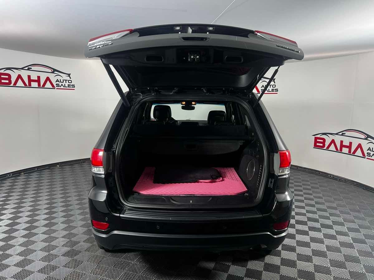 2019 Jeep Grand Cherokee Laredo E photo 5