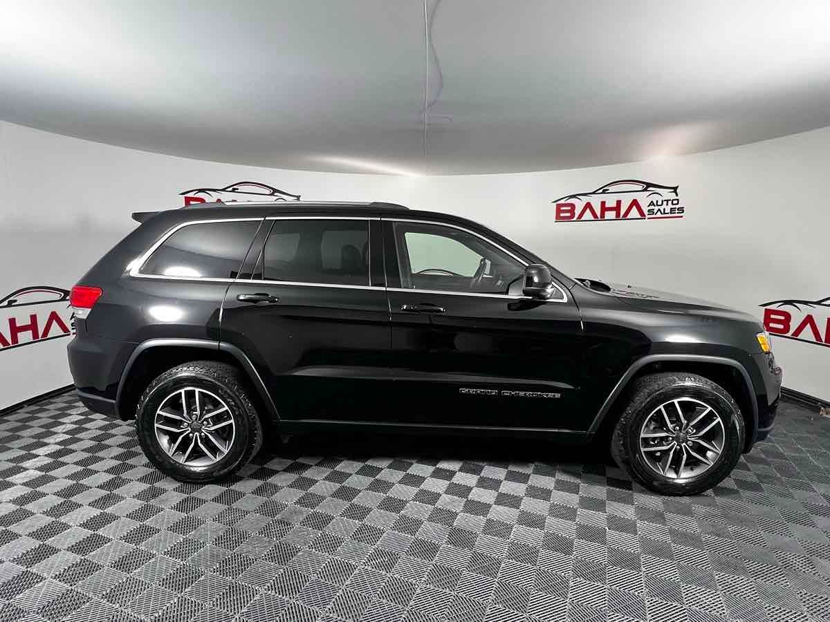 2019 Jeep Grand Cherokee Laredo E photo 7