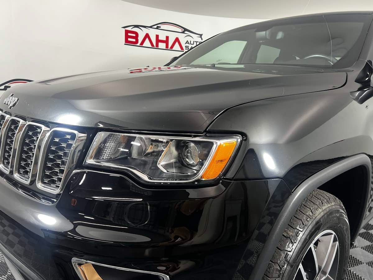 2019 Jeep Grand Cherokee Laredo E photo 11