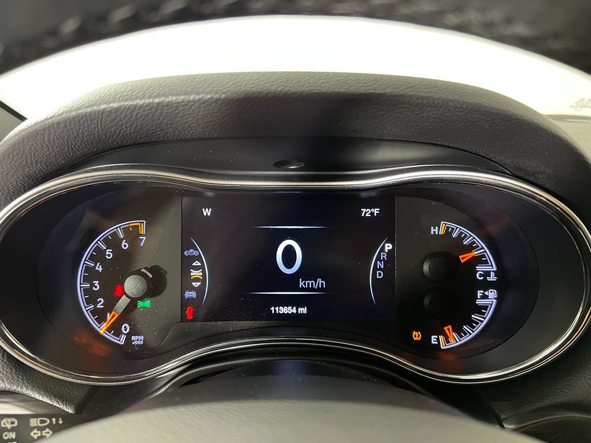 2019 Jeep Grand Cherokee Laredo E photo 21