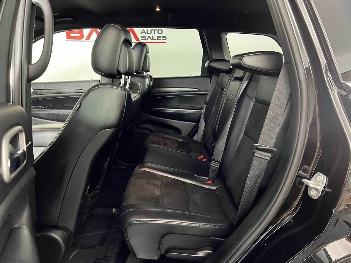 2019 Jeep Grand Cherokee Laredo E photo 25