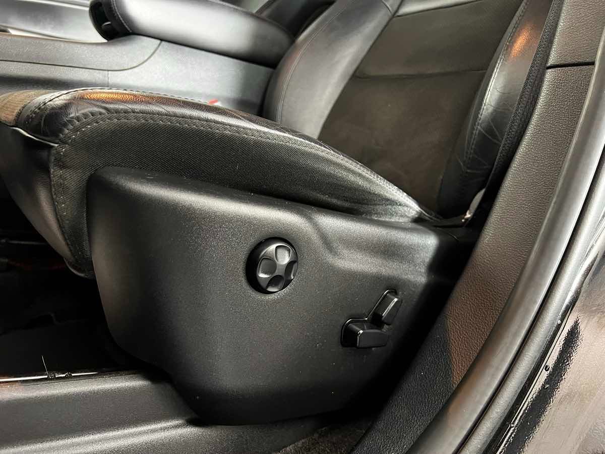2019 Jeep Grand Cherokee Laredo E photo 24