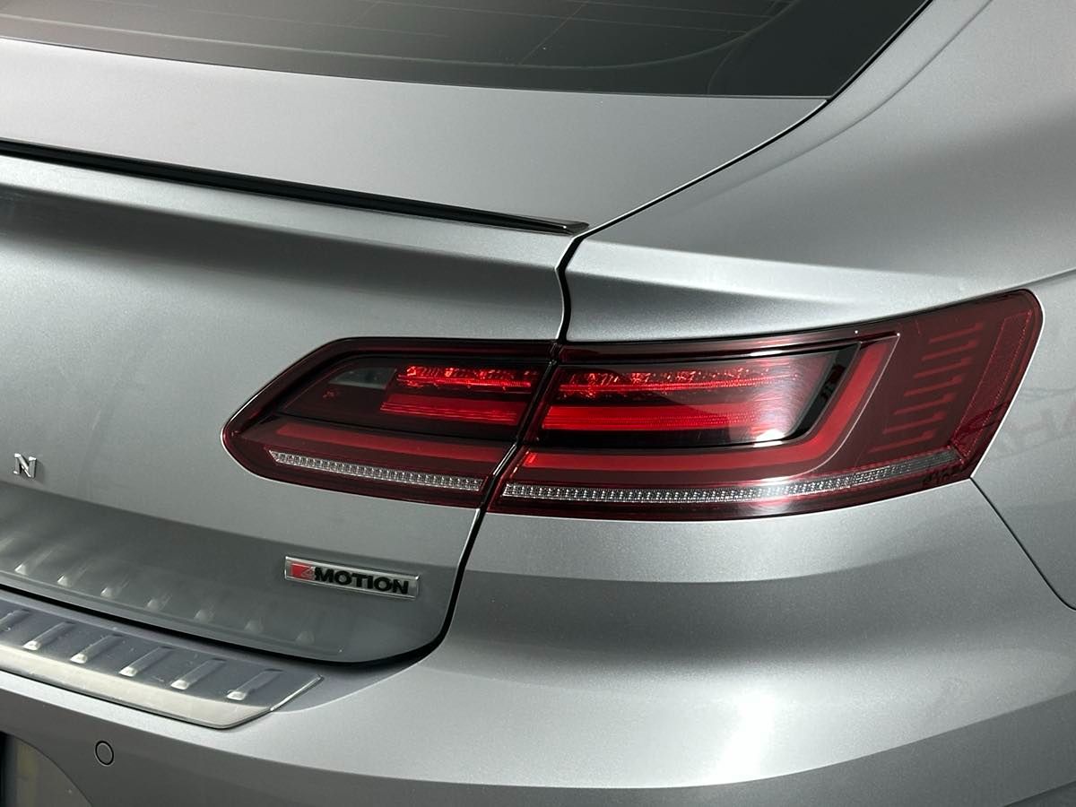 2019 Volkswagen Arteon SEL Premium R-Line photo 6