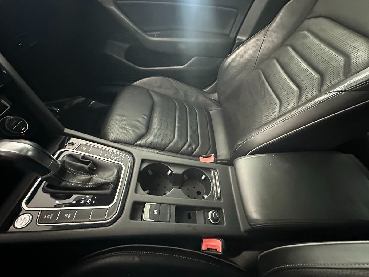 2019 Volkswagen Arteon SEL Premium R-Line photo 32