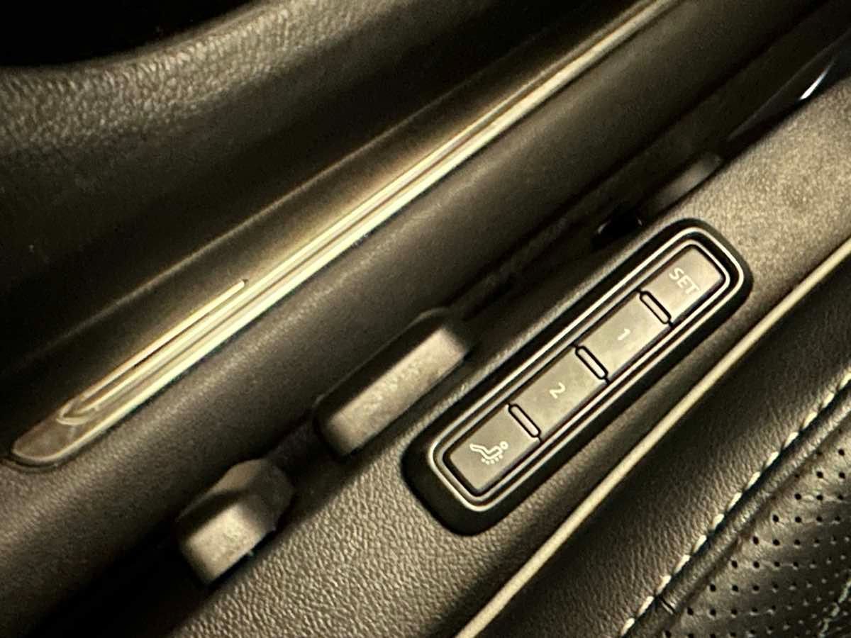 2019 Volkswagen Arteon SEL Premium R-Line photo 35