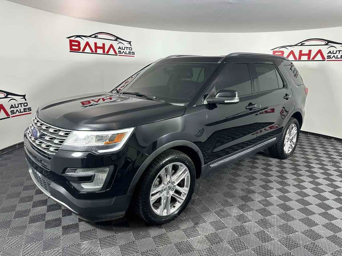 2017 Ford Explorer XLT photo 2