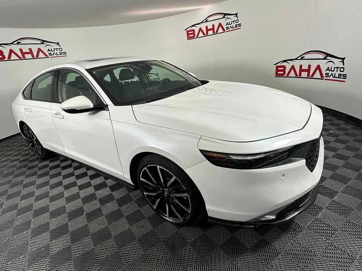 2023 Honda Accord Hybrid Touring photo 3