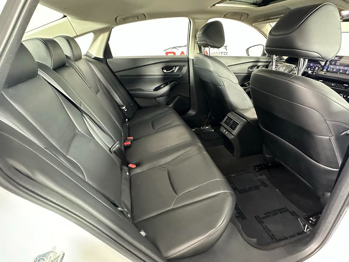 2023 Honda Accord Hybrid Touring photo 12
