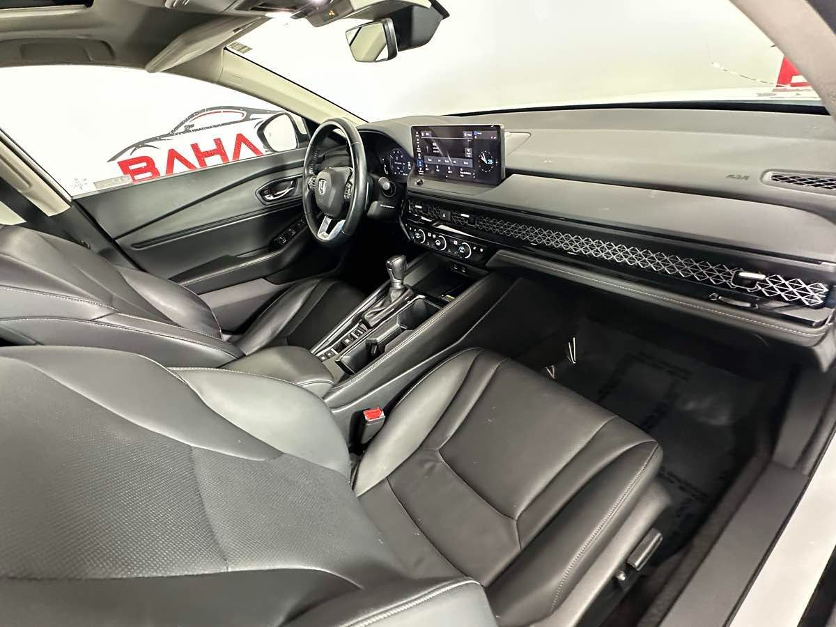 2023 Honda Accord Hybrid Touring photo 13