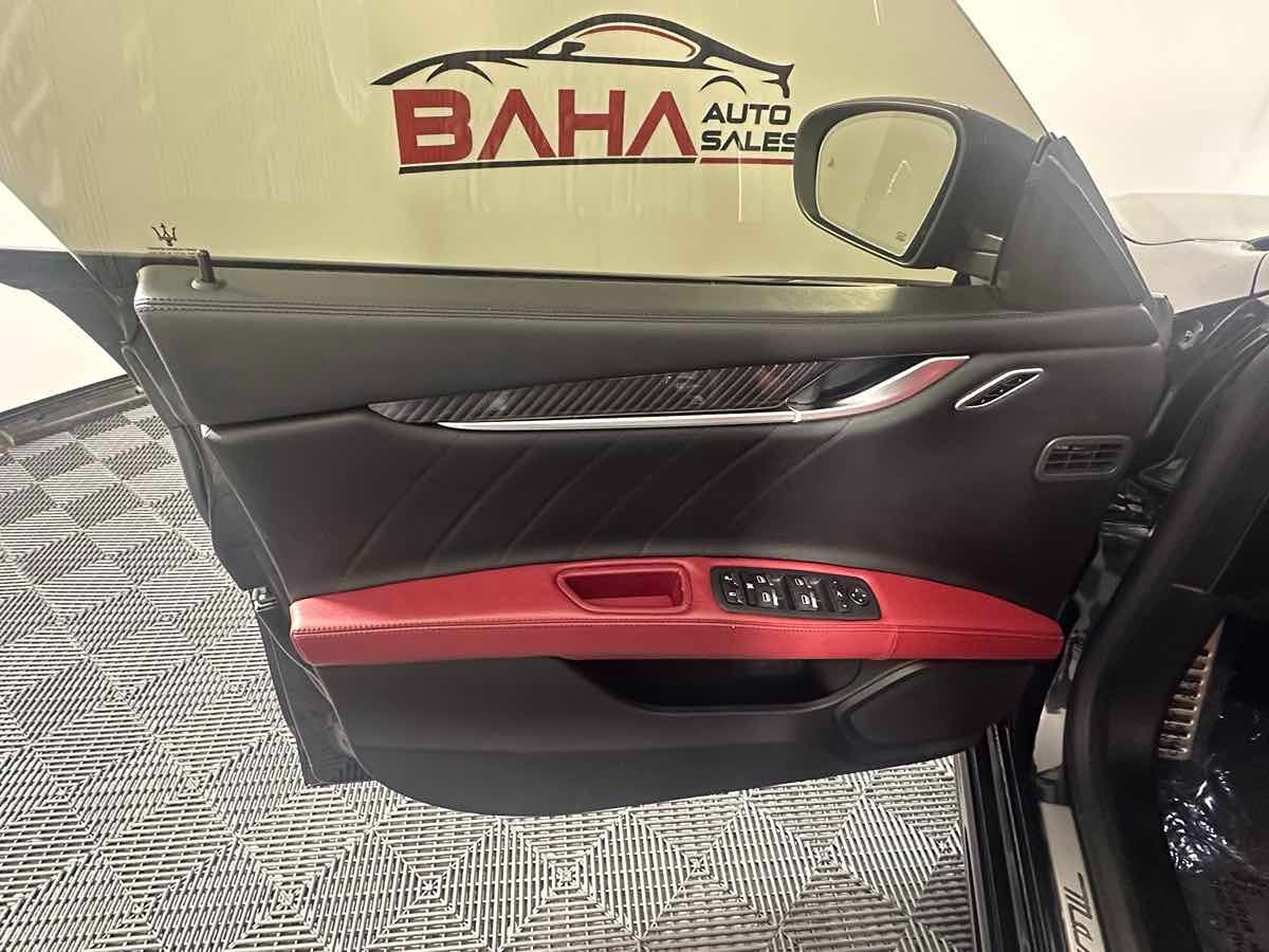2023 Maserati Ghibli Modena Q4 photo 9
