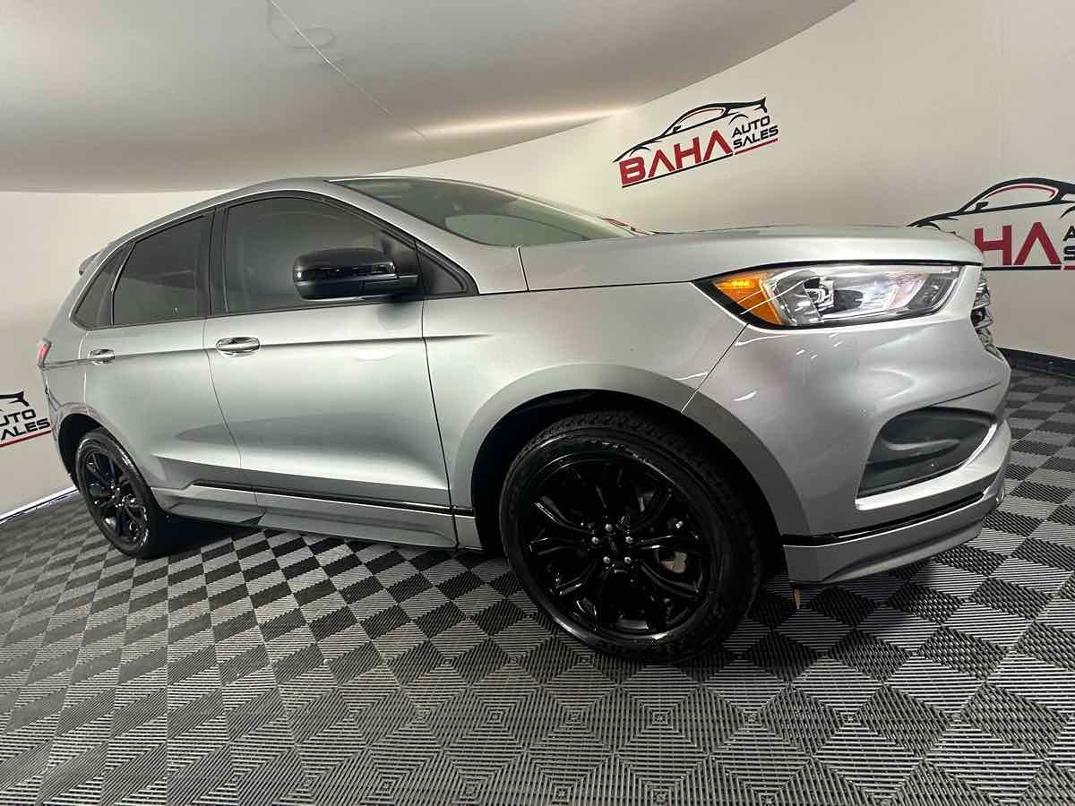 2024 Ford Edge SE photo 3