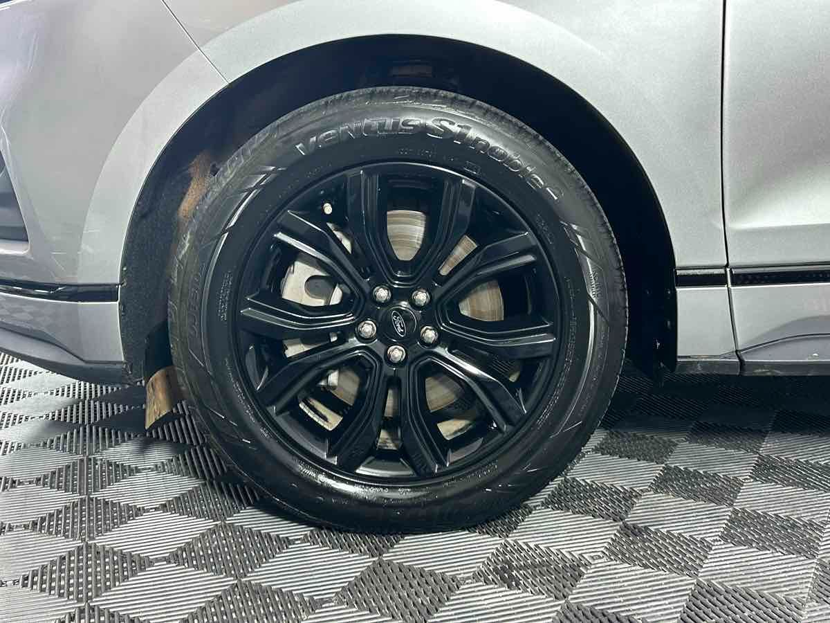 2024 Ford Edge SE photo 6
