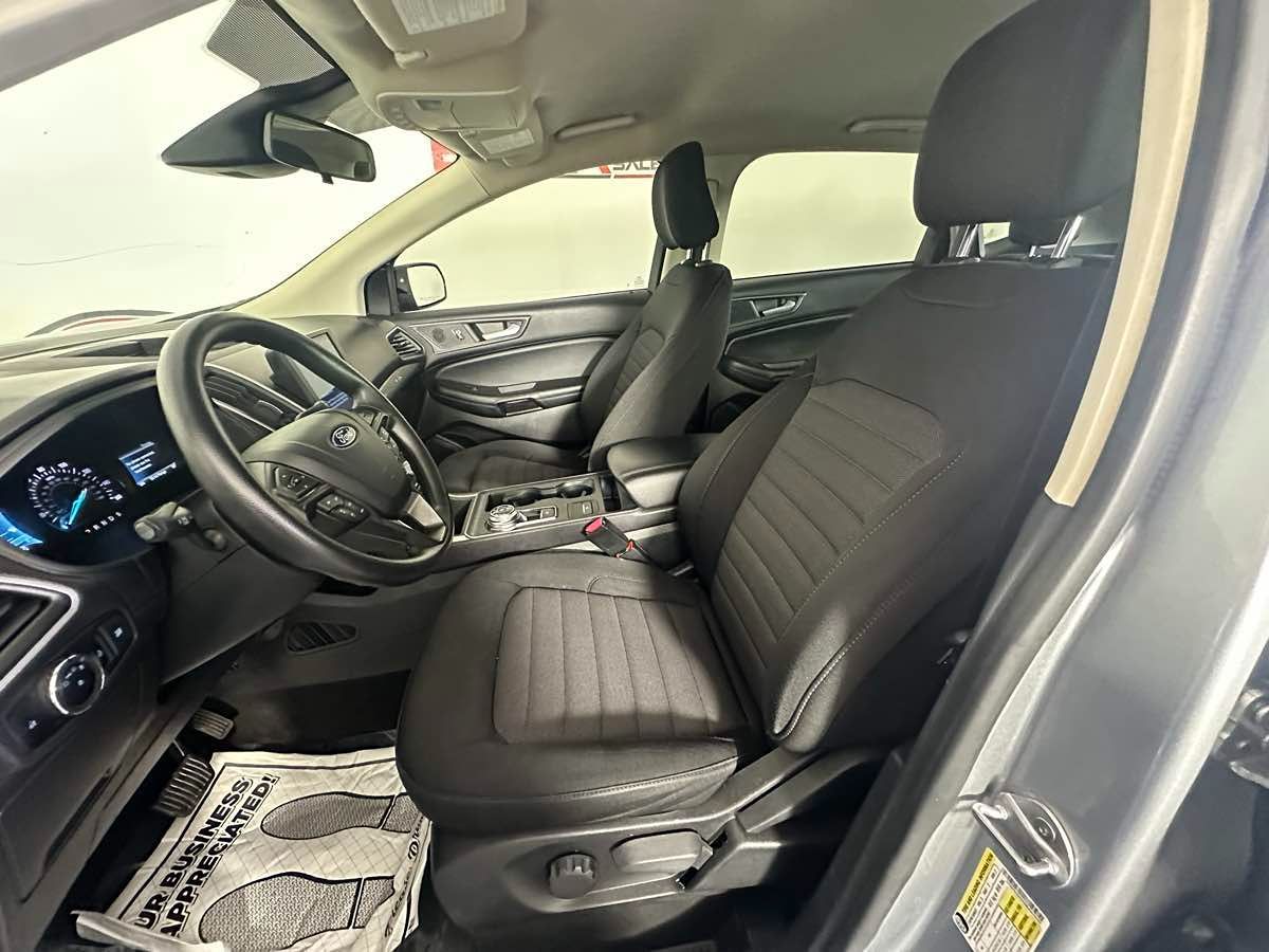 2024 Ford Edge SE photo 8