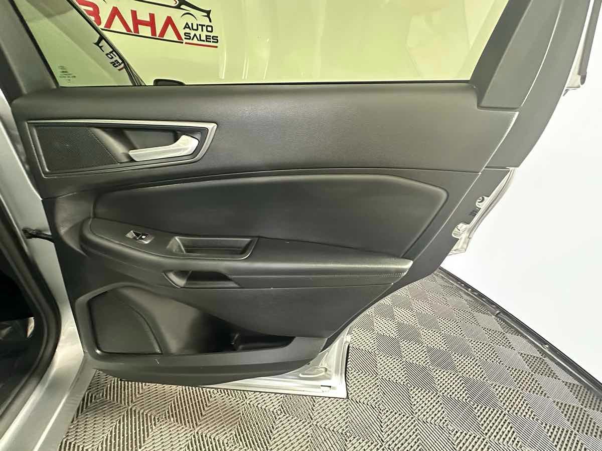 2024 Ford Edge SE photo 12