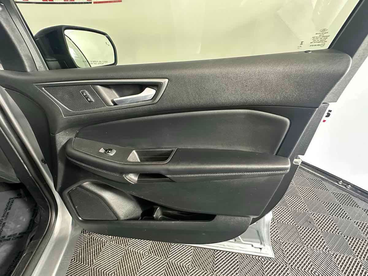 2024 Ford Edge SE photo 14
