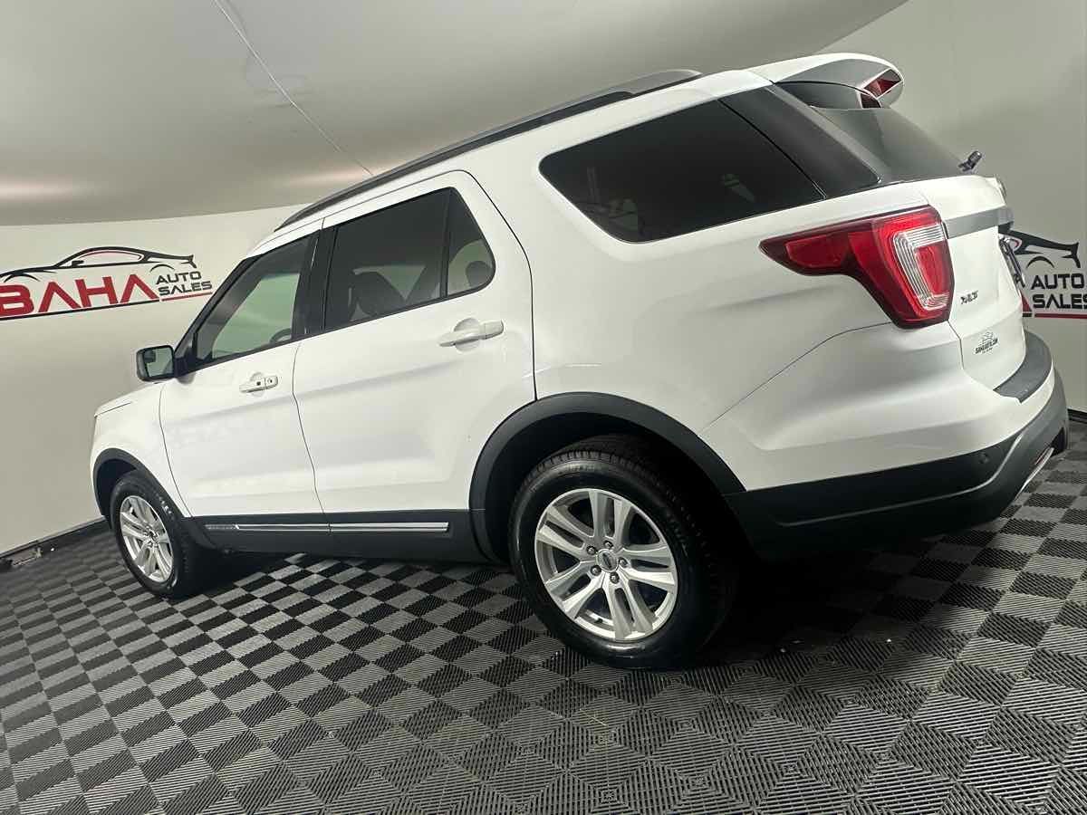 2019 Ford Explorer XLT photo 4