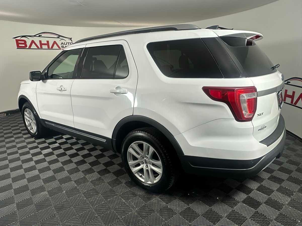2019 Ford Explorer XLT photo 3