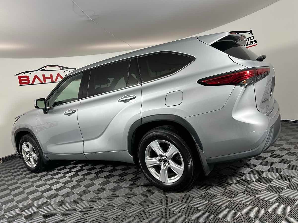 2021 Toyota Highlander LE SE photo 5