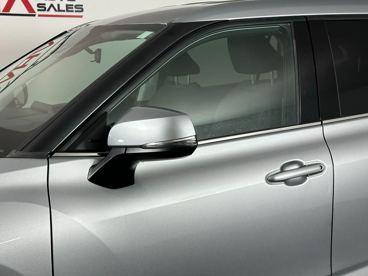2021 Toyota Highlander LE SE photo 14