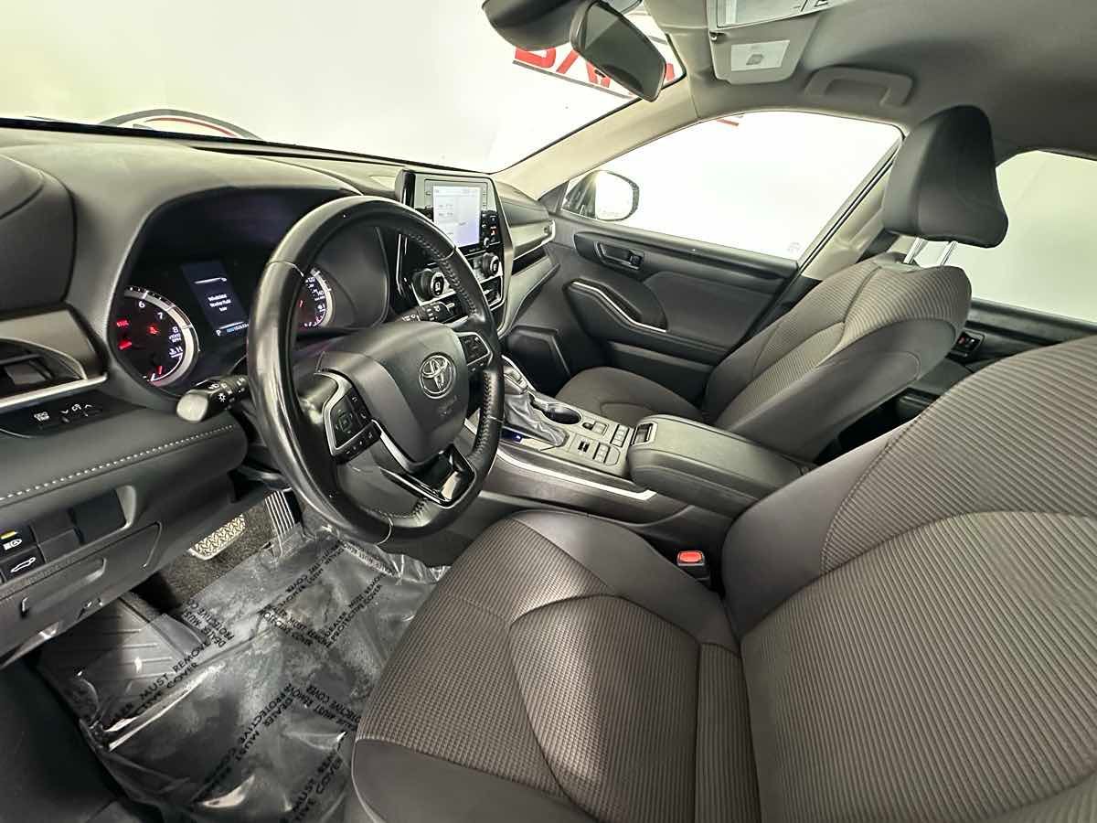 2021 Toyota Highlander LE SE photo 16