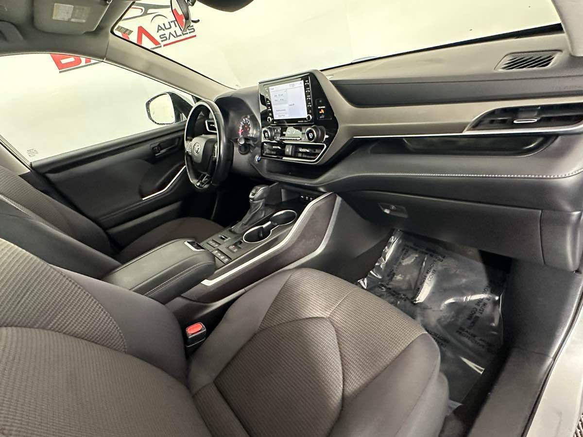2021 Toyota Highlander LE SE photo 22