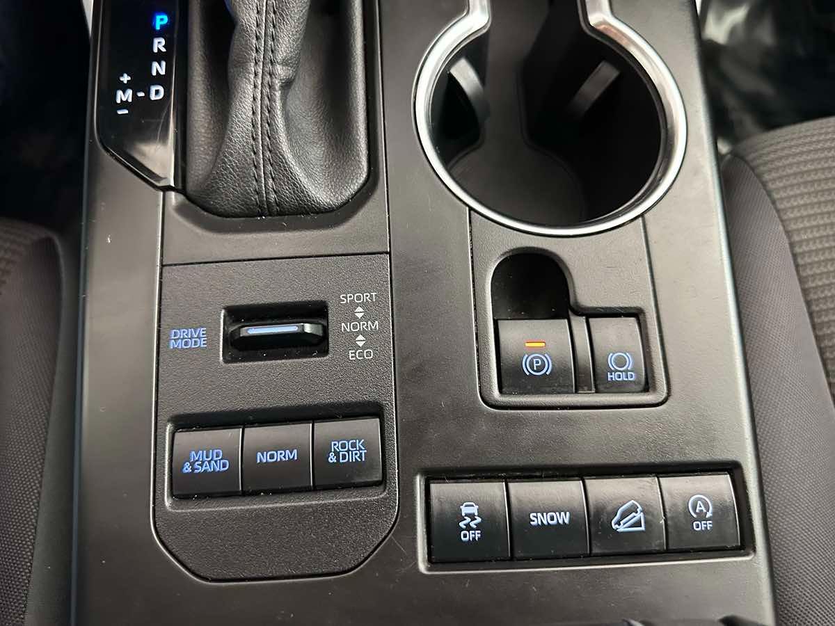 2021 Toyota Highlander LE SE photo 31